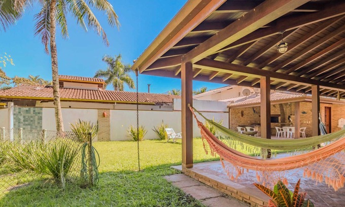 Horto House | Casa em Ubatuba com área gourmet e acesso ao rio