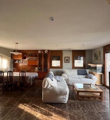 Montferrer I Castellbo House | Casa en el Balcón del Pirineo