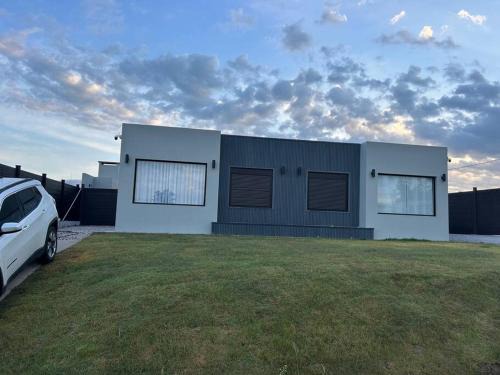 Piriapolis House | Casa en Pirapolis Brisas del Mar dos dormitorios con vista al Cerro Pan de Azúcar