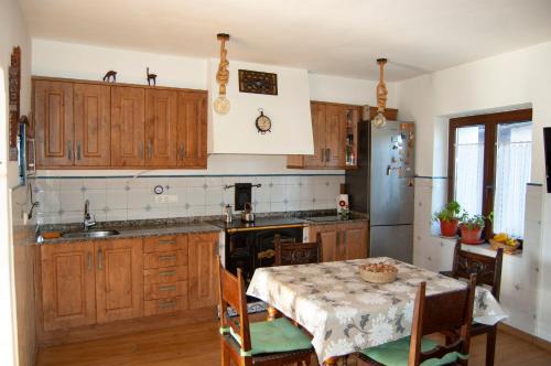 Santa Eulalia de Morcin House | Casa en Villa Termal Las Caldas