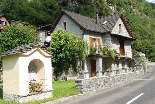 Brione House | Casa Fontanella