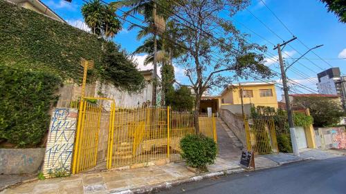 Jardim das Bandeiras House | Casa Fractal
