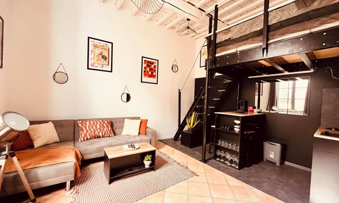 Nimes City Centre Apartment | Casa fresco 2