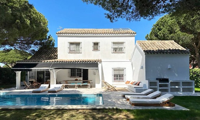 Cabo Roche Villa | Casa Gaston, lovely refurbished, beautiful garden, pool, quiet, close to beach