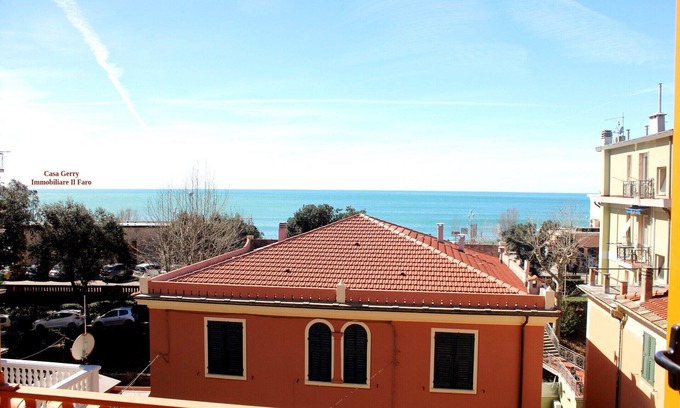 Levanto Apartment | Casa Gerry seaview 50 mt from the sea