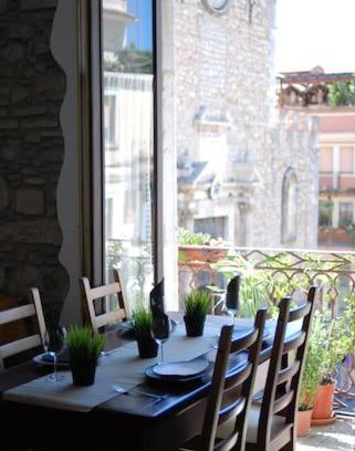 Taormina City Centre Apartment | Casa Girolamo in Piazza Duomo