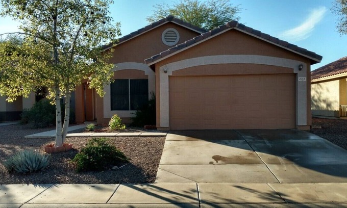 Casa Grande House | Casa Grande Home with community pool + spa
