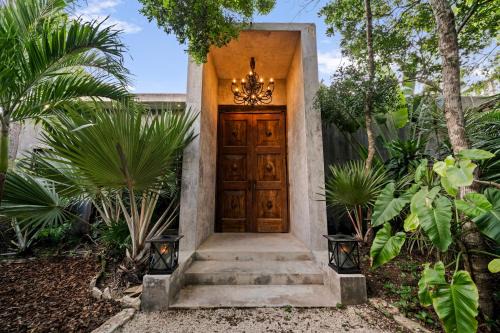 Tulum Villa | Casa Halo - Mansion, Nightclub, Pool, Sonos, Gated, Staff