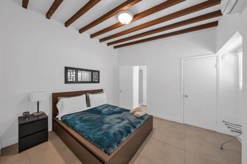 Coral Way House | Casa Havana - Renovated One Bedroom in Miami