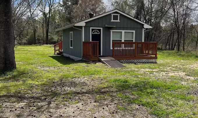 Livingston Cottage | Casa Hornitos/Beautiful Cottage 8 min from lake