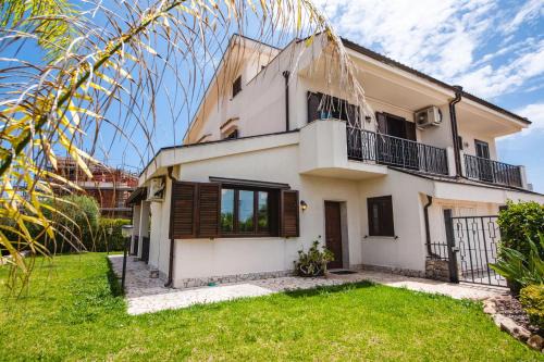 Carrozziere House | Casa Isola con Giardino by Wonderful Italy