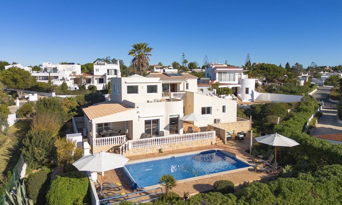Areias Dos Moinhos Villa | Casa Jean - Private villa with sea view and heatable pool