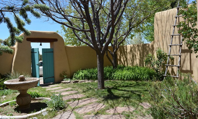 Arroyo Seco House | Casa Kachina and Guest House in Beautiful Los Altos Great Mountain Views