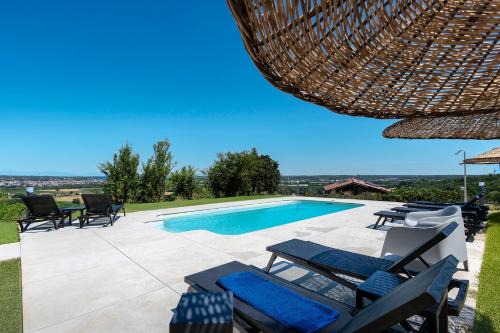 Asti Villa | Casa Klous