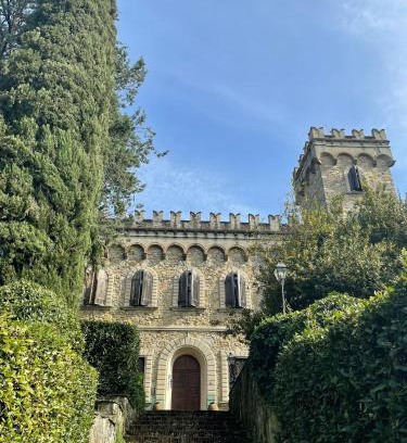 Galluzzo Apartment | CASA LA TORRE un castello alle porte di Firenze