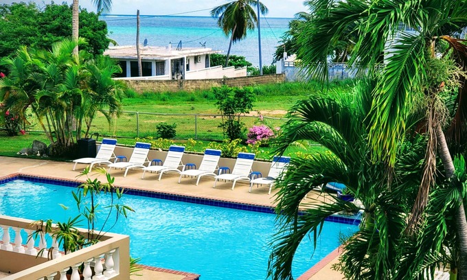 Florida House | Casa Ladera Downstairs- A Tropical Beach & Pool Experience