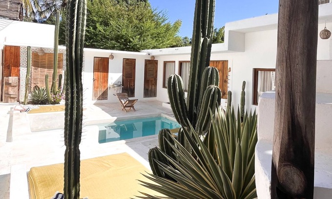 Barra de Colotepec Bed & Breakfast | Casa Leone, a charming Mexican home in the heart of La Punta.