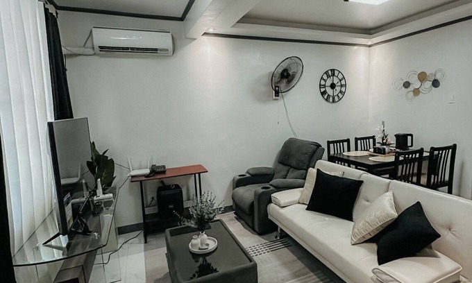 Cardona House | Casa Lirio Comfy 2-Story Home w/Free Parking