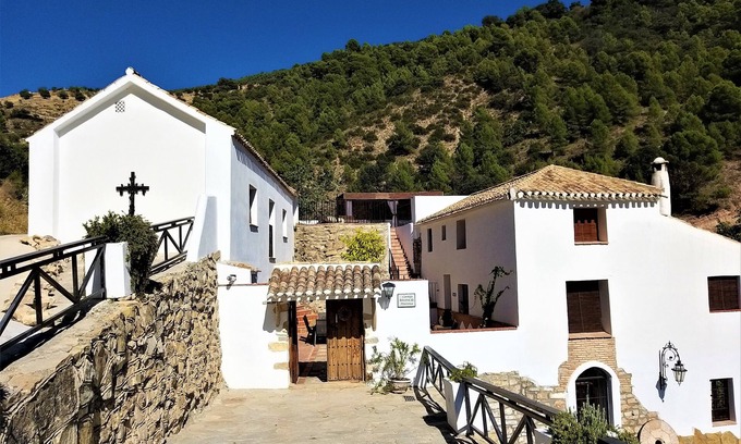 Montefrio House | Casa Los Molinos with heated pool in the middle of nature