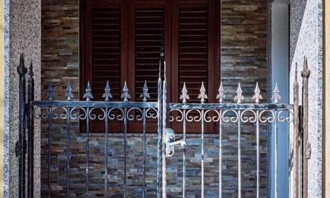 Porto Torres Apartment | Casa Maestrale - Holiday Home in residential area