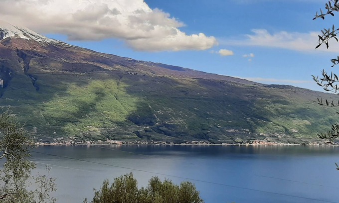 Oldesio Apartment | Casa Maffei PLUS apartment 4, 1st floor, balcony with wonderful lake view, garden