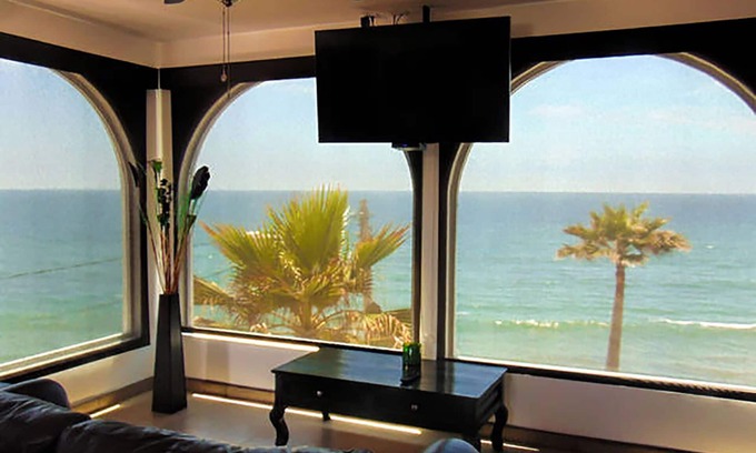 Playas de Rosarito Villa | Casa Mar Verde - Jacuzzi and Pool - Ocean Front Penthouse