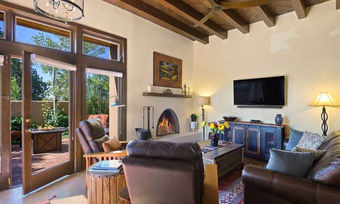 Nambe Pueblo House | Casa Mariani - Stylish and Serene, Community Pool