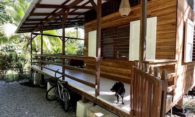 Cocles Cottage | Casa Mariposa - Jungle Oasis, Close to the Beach!