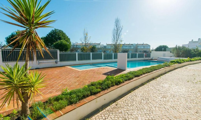 Santa Luzia Apartment | Casa Marjan Sol by Algartur - 5 mins Downtown - Pool & Patio