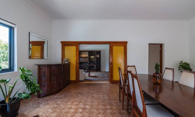 Arncliffe House | 'Casa Martin' - Light-Filled Arncliffe Haven