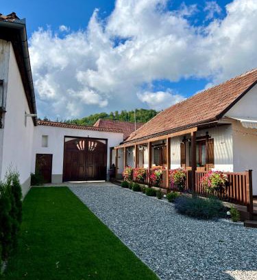 Zarnesti House | Casa Matteo - Rustic & cosy getaway in Zărnești