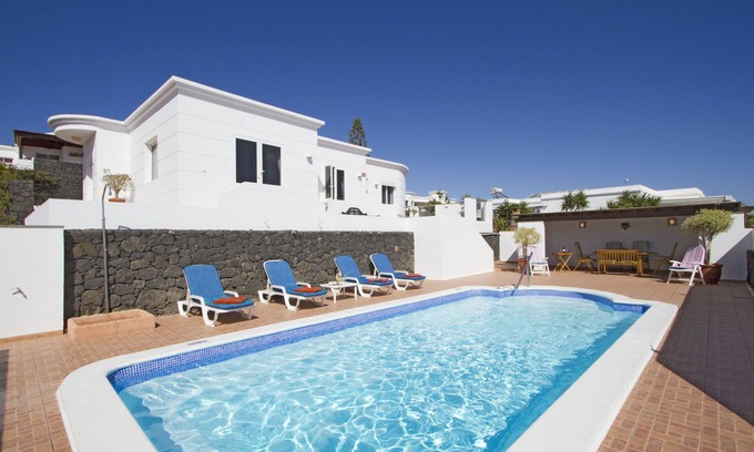 Tias Villa | Casa McElroy, a magnificent detached villa in extensive grounds with sea views.