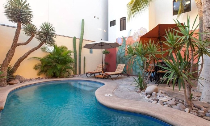 La Paz House | Casa Mexicana Summary
