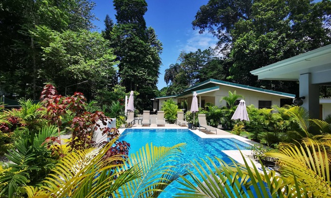 Puerto Viejo de Talamanca Apartment | Casa mindanao apartments, AC+WIFI + swimming pool.