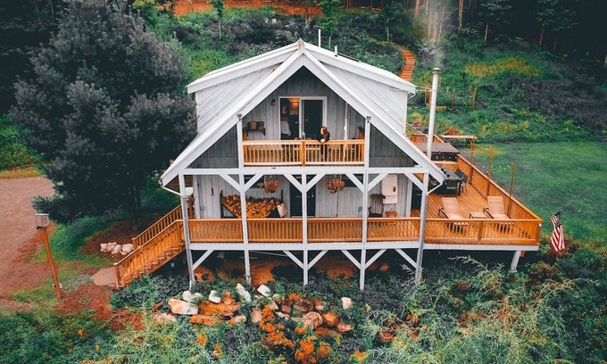 Kerhonkson House | Casa Minnewaska Newly Renovated 5 acres & secluded