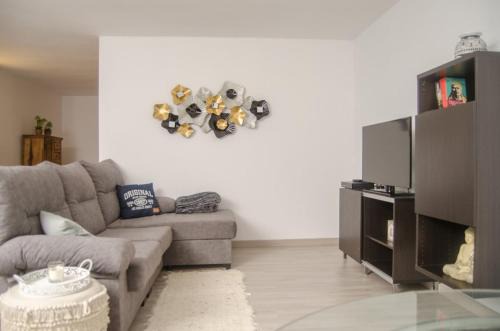 Nazaret Apartment | Casa Mirlo, Coqueto alojamiento con Terraza y Jardín en Zona Tranquila