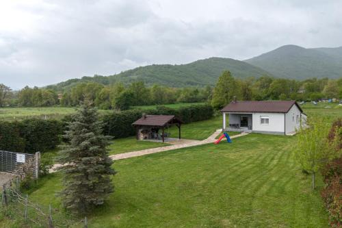 Florina Villa | Casa Montagna