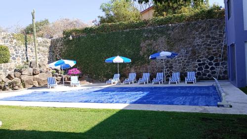 Tres de Mayo House | CASA MORADA 24 Personas alberca climatizada Burgos Cuernavaca
