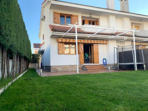 Moralzarzal House | Casa Moral con piscina comunitaria