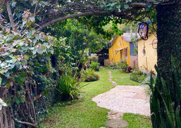 Ibitirama House | Casa Mulher Arteira - Trilhas e cachoeiras.