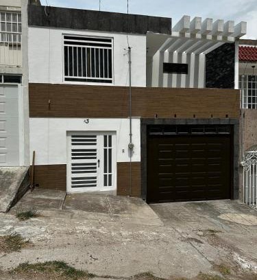 Jalostotitlan Apartment | Casa muy cómoda de 2 pisos en zona muy tranquila
