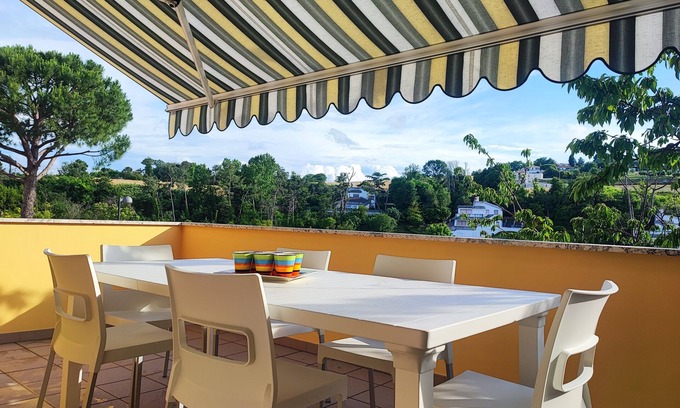 Numana Apartment | Casa Nadia: a few steps from the sea with garage, terrace and games room.