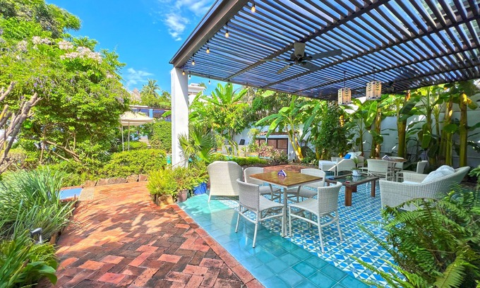 North End Hotel | Casa Nawalli: Pickleball Resort & Retreats - Adults Only