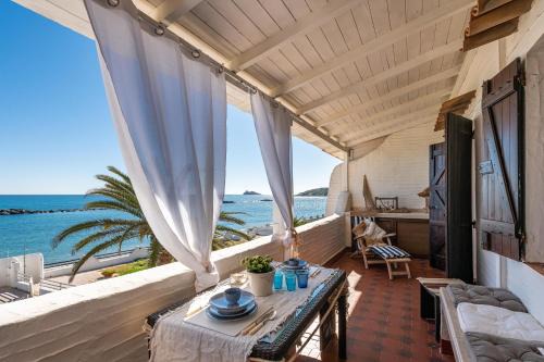 Sarroch House | Casa Nicoleup