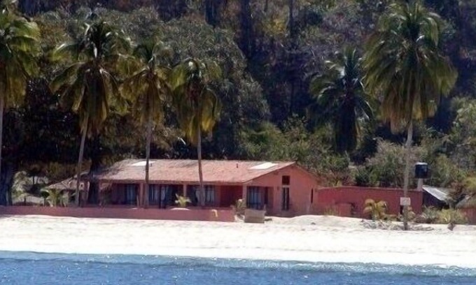 Jardines del Puerto House | Casa Pelicanos - Beach Front, Family Home, Southbay Village, Unique Experience