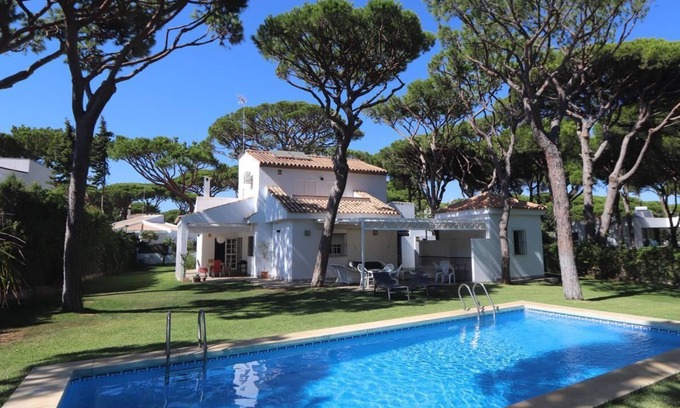 Cabo Roche House | Casa Pino Gordo - Fantastic family home for up to 8 pax with private pool and close to the beach in Conil Roche