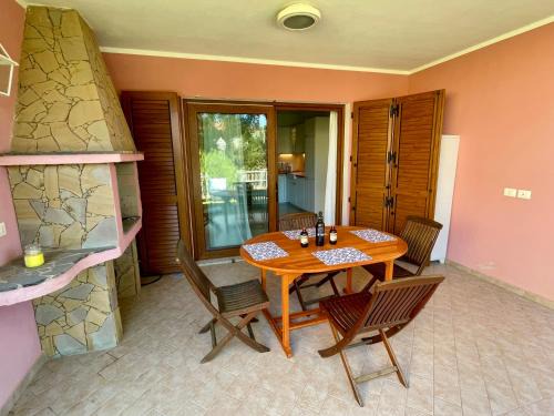 Porto Pino House | Casa Pintada, 400m to beach