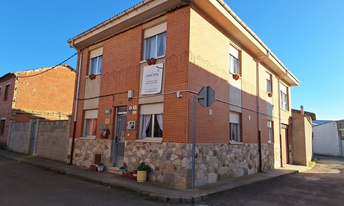 San Justo de la Vega House | CASA PITA. Feel peace and calm in a charming place. Bbc, MTB, children, pets.