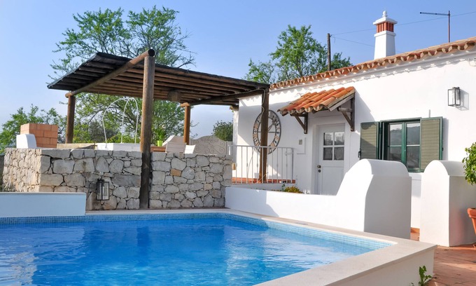 Sao Bras de Alportel Cottage | Casa Poente A wonderful countryside Cottage in the hills of the Algarve.