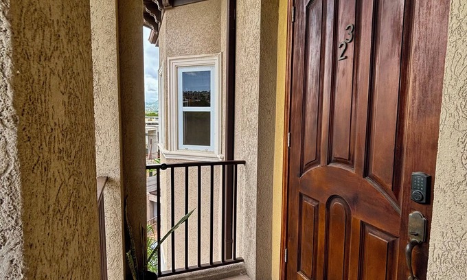 Beverly Hills Apartment | Casa Pors Luxury Apartment with Security, Pool, Gym, & AC in Charming Kingston 6